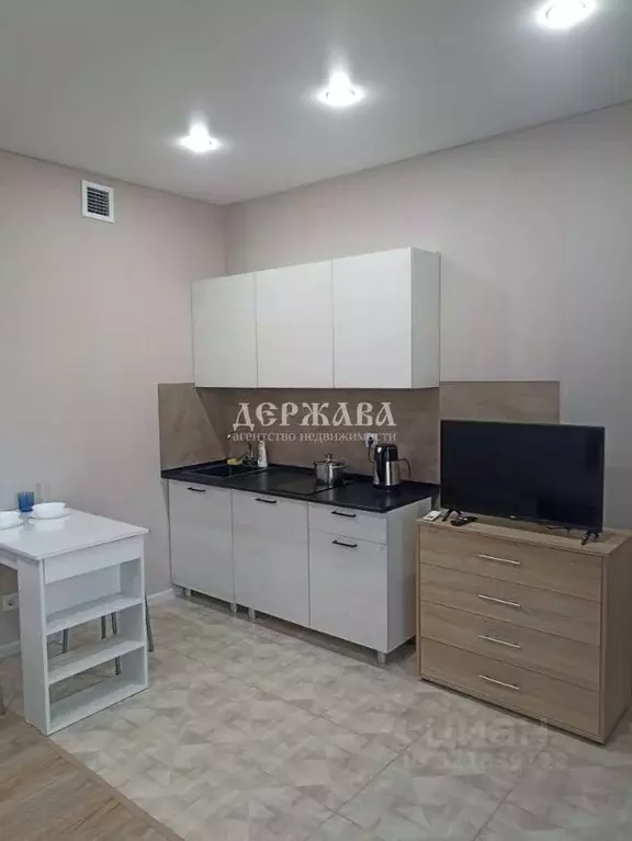 1-к кв. Белгородская область, Старый Оскол Интернациональный мкр, 29 ... - Фото 0