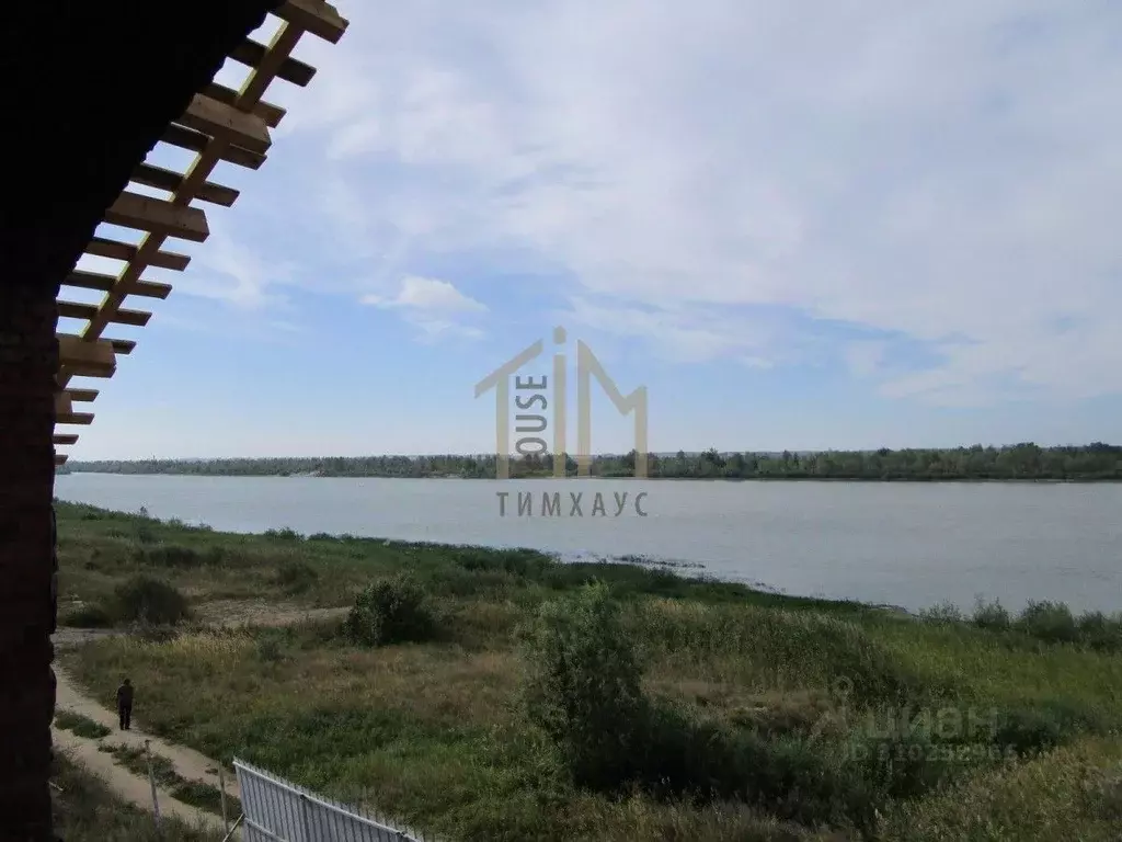 Дом в Омская область, Омский район, с. Усть-Заостровка ул. Песочная, 1 ... - Фото 1