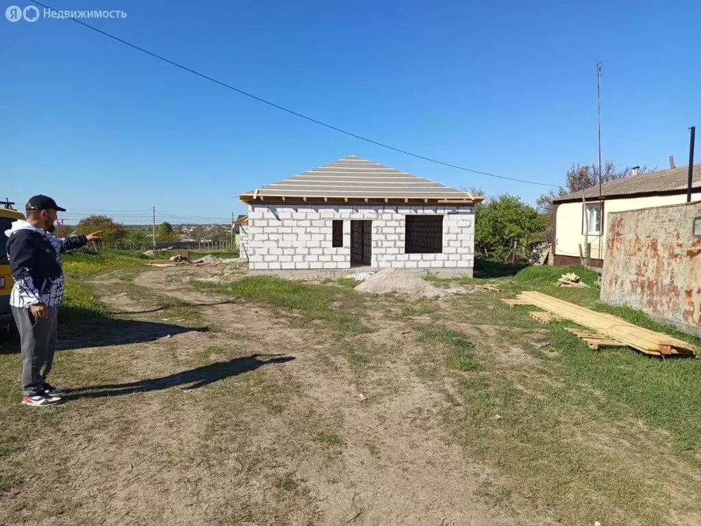 Дом в село Урожайное, Лавандовая улица (100 м) - Фото 0