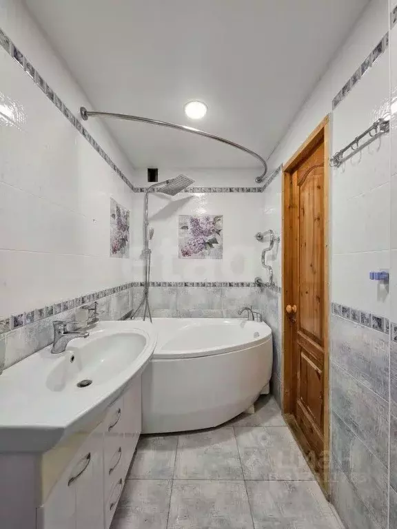 4-к кв. Татарстан, Набережные Челны просп. Сююмбике, 49 (75.5 м) - Фото 0