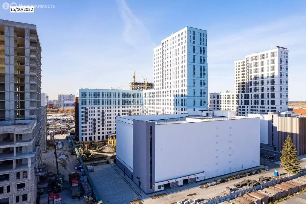 3-комнатная квартира: Тюмень, Харьковская улица, 76 (72 м) - Фото 0