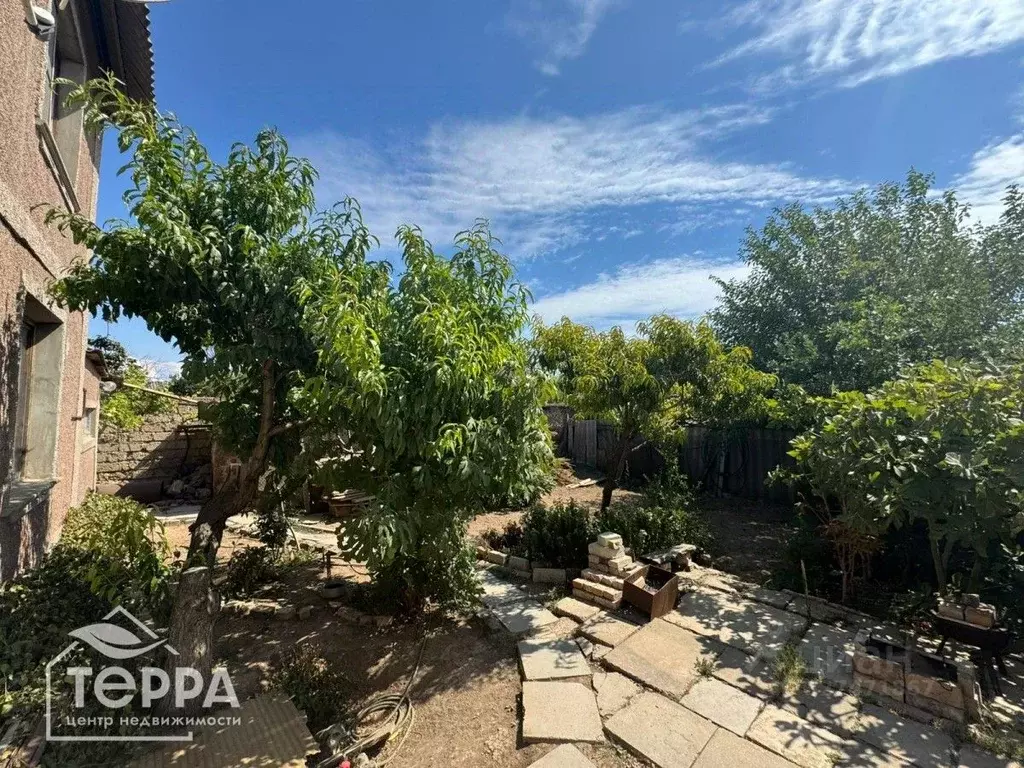 Дом в Крым, Сакский район, с. Уютное ул. Горького, 18 (68 м) - Фото 1