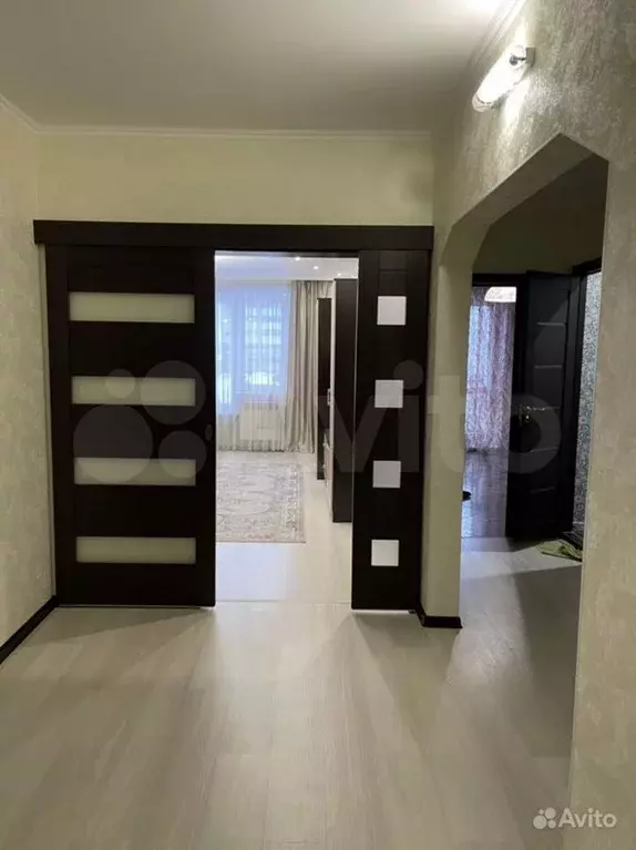 2-к. квартира, 60 м, 1/1 эт. - Фото 1