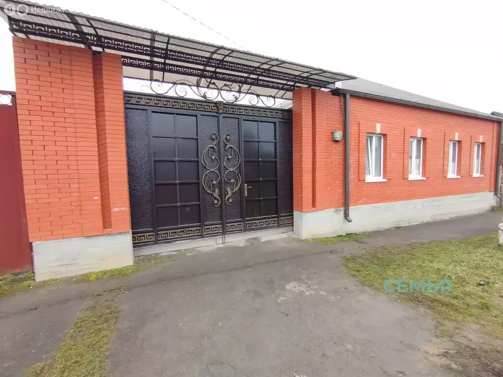 Дом в село Михайловское, улица Розы Люксембург (101 м) - Фото 1