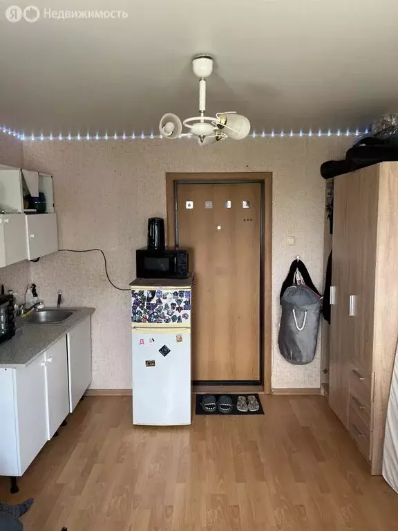 1к в 8-комнатной квартире (13.7 м) - Фото 0