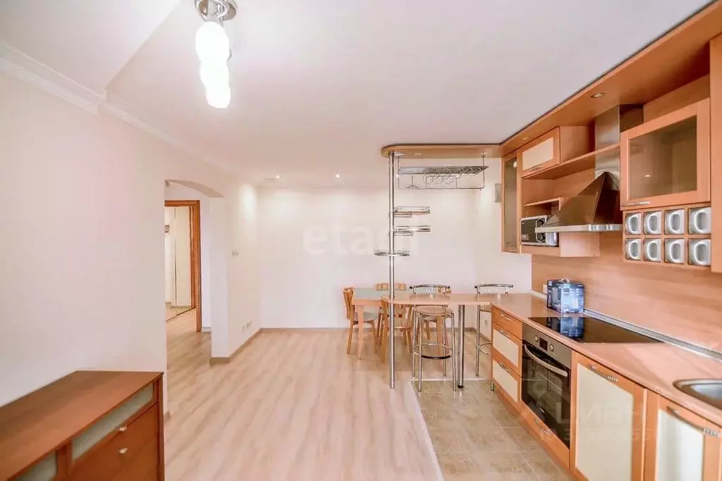 4-к кв. Сахалинская область, Южно-Сахалинск ул. имени Космонавта ... - Фото 2