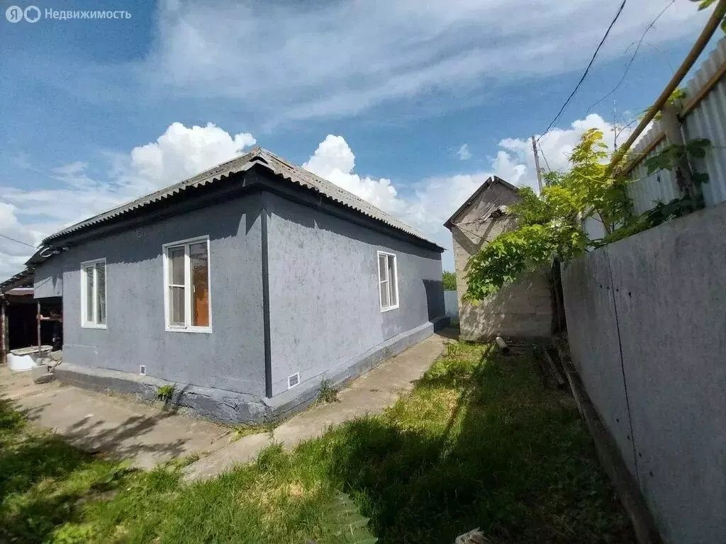 Дом в станица Владимирская, Прохожая улица (50 м) - Фото 1
