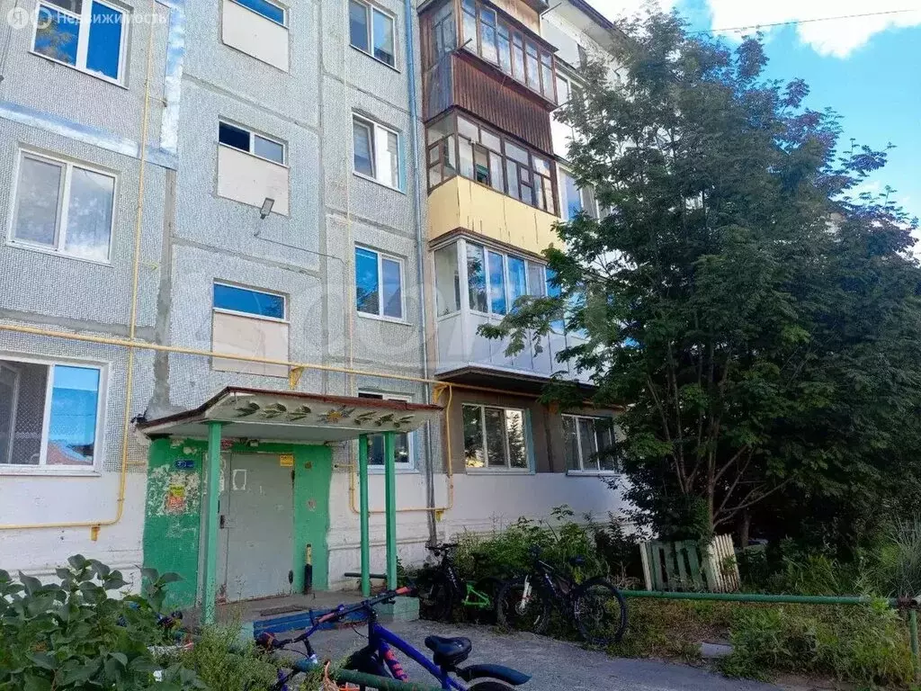 3-комнатная квартира: Боровский, улица 8 Марта, 1 (47 м) - Фото 0