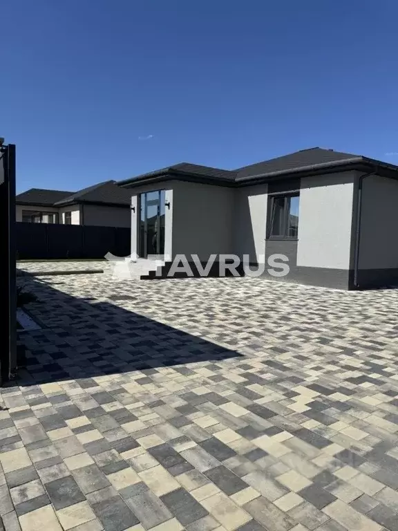 Дом в Крым, Симферопольский район, Добровское с/пос ул. Чехова, 23 ... - Фото 1