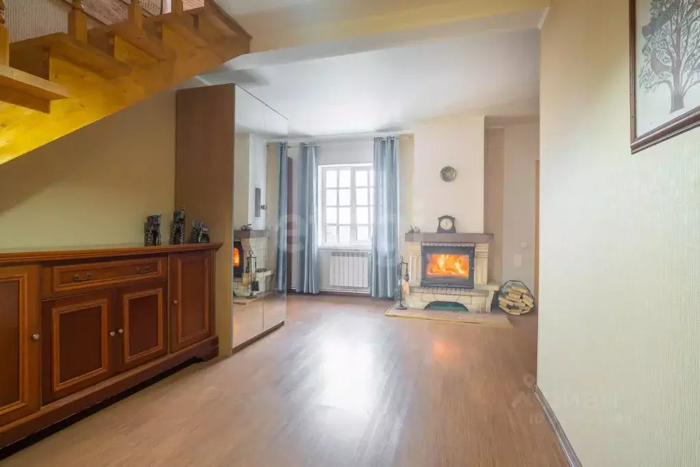 Дом в Санкт-Петербург пос. Парголово, ул. Первого Мая, 26 (200 м) - Фото 1