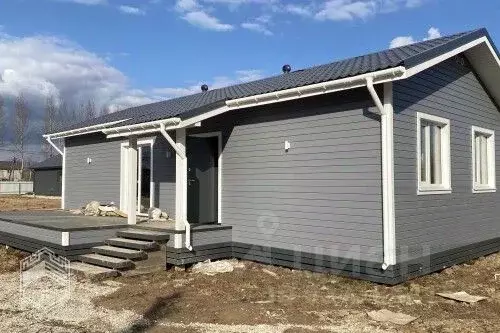 Дом в Новгородская область, Новгородский район, Ермолинское с/пос, д. ... - Фото 1