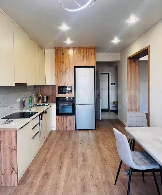 2-к. квартира, 60 м, 15/24 эт. - Фото 0