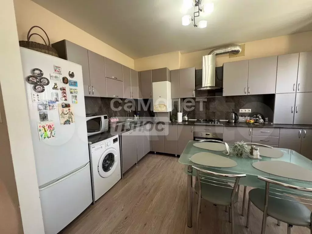 3-к. квартира, 84 м, 3/3 эт. - Фото 1