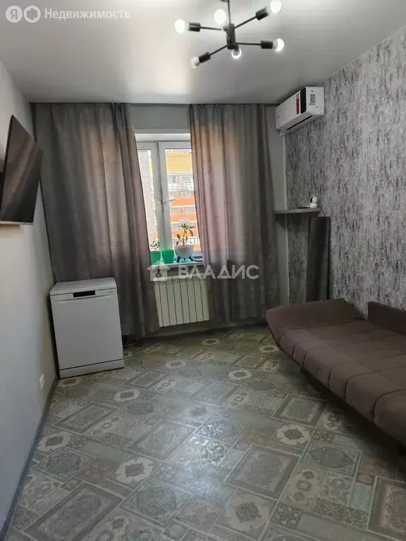 3-комнатная квартира: Свердловский, улица Строителей, 6 (74 м) - Фото 1