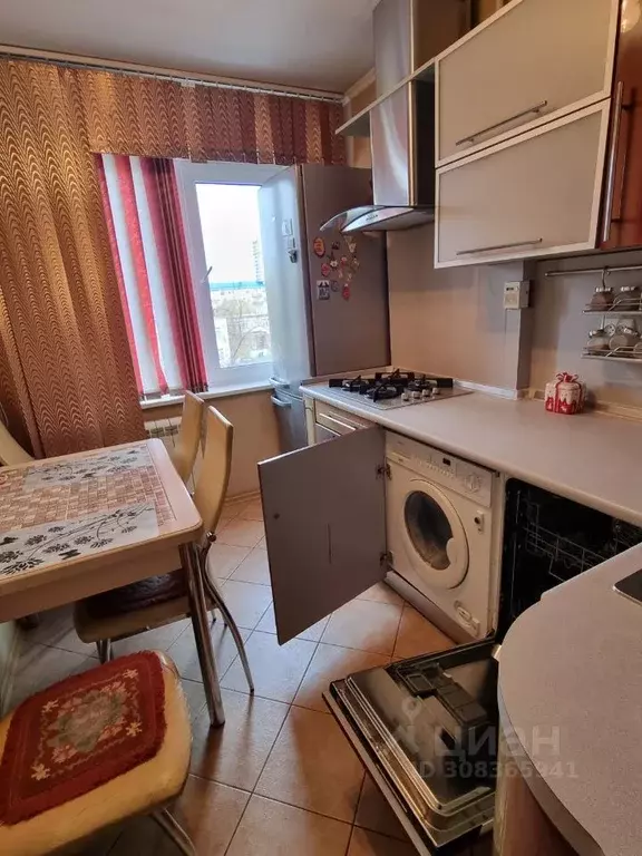 3-к кв. Омская область, Омск Волочаевская ул., 15Е (60.0 м) - Фото 1
