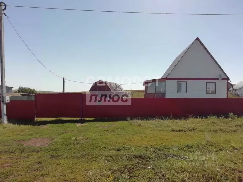 Дом в Башкортостан, Куюргазинский район, Илькинеевский сельсовет, д. ... - Фото 0