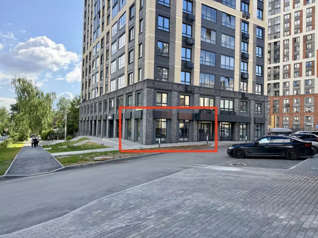 Помещение свободного назначения в Удмуртия, Ижевск ул. 8 Марта, 27 (61 ... - Фото 2