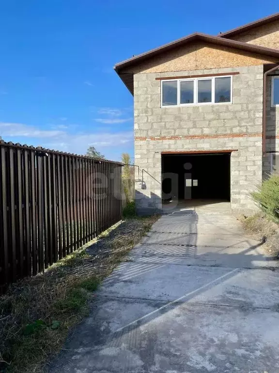 Дом в Белгородская область, Новооскольский муниципальный округ, с. ... - Фото 2