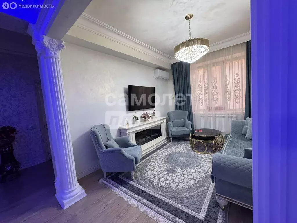 2-комнатная квартира: Хасавюрт, улица Воробьёва, 2 (60 м) - Фото 1