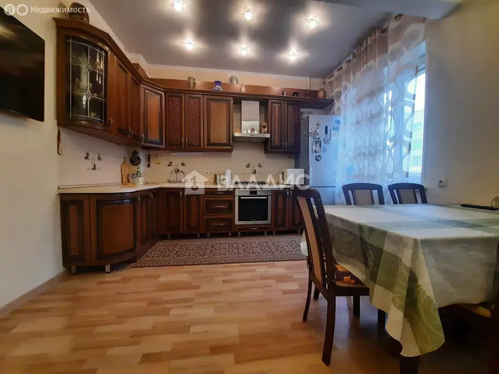 2-комнатная квартира: Белгород, улица Попова, 18 (56 м) - Фото 1