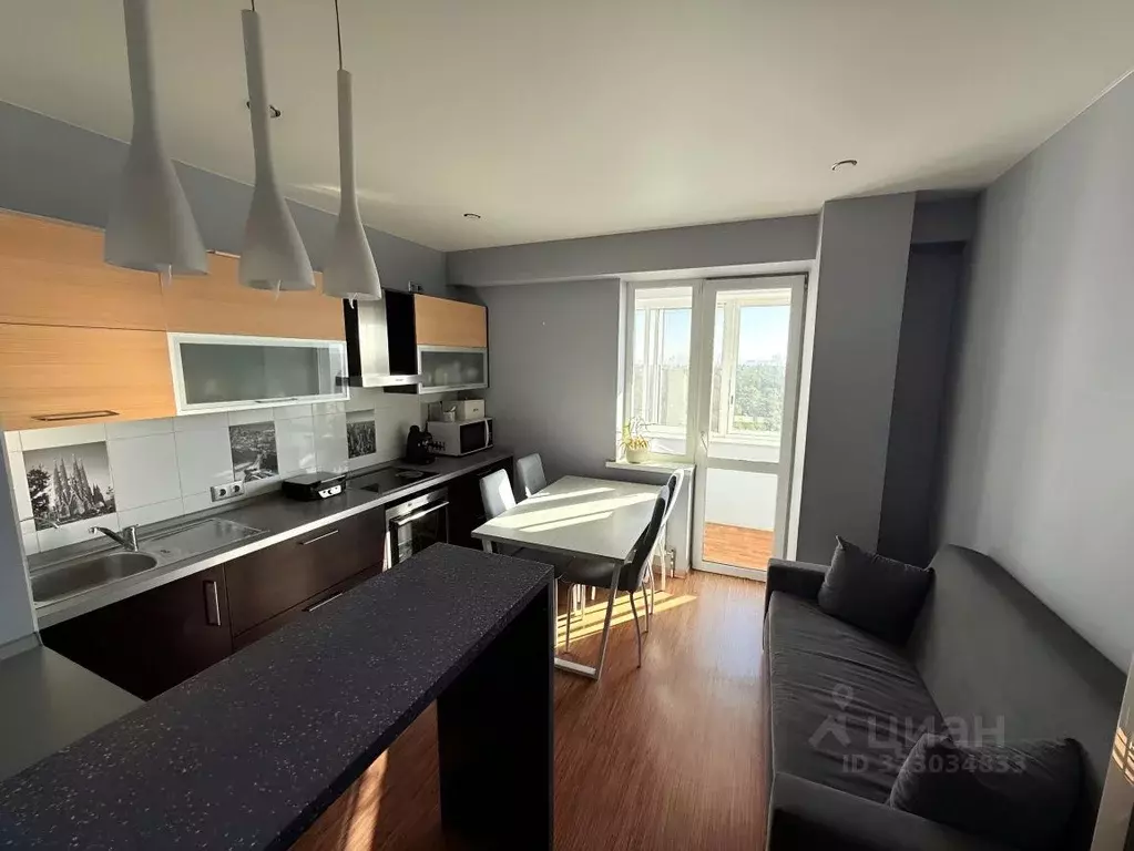 2-к кв. Свердловская область, Екатеринбург ул. Соболева, 19 (66.3 м) - Фото 2