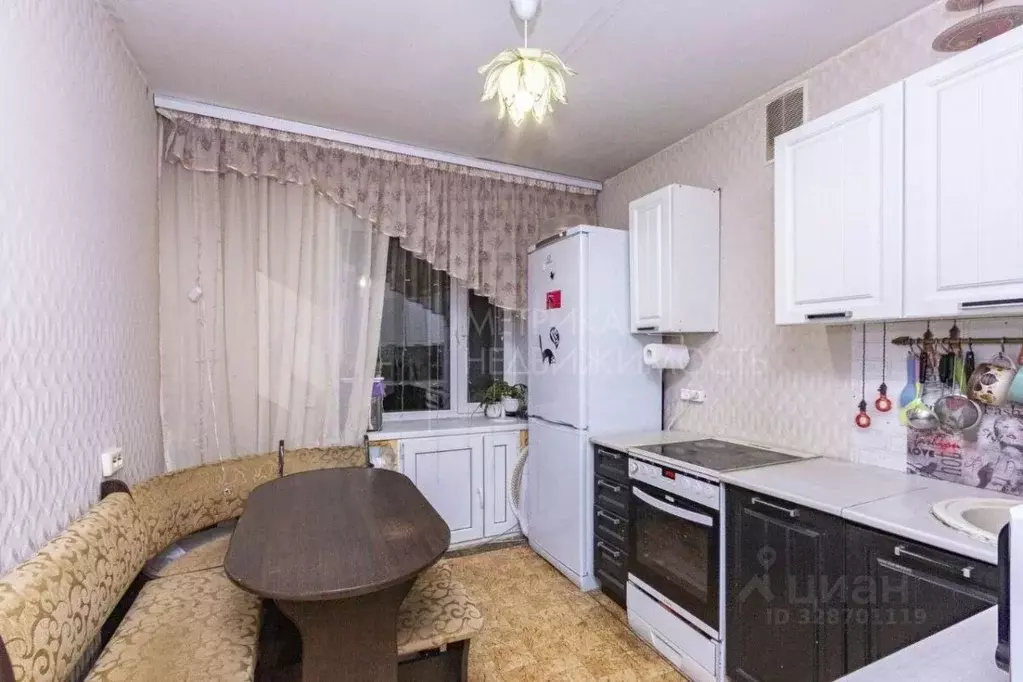 3-к кв. Тюменская область, Тюмень ул. Мельникайте, 48а (60.4 м) - Фото 1