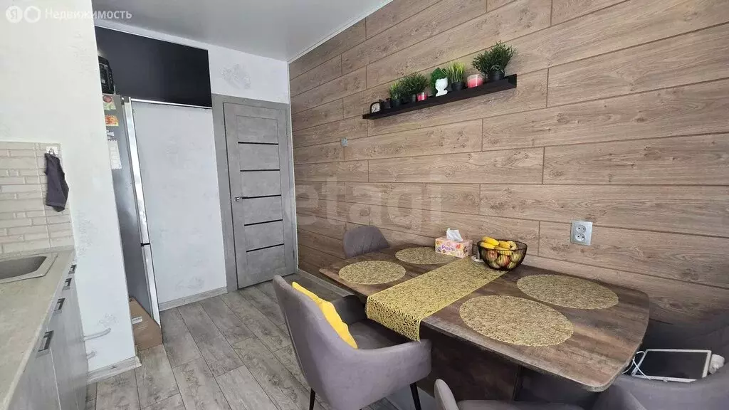 3-комнатная квартира: Симферополь, проспект Победы, 214 (62.9 м) - Фото 2