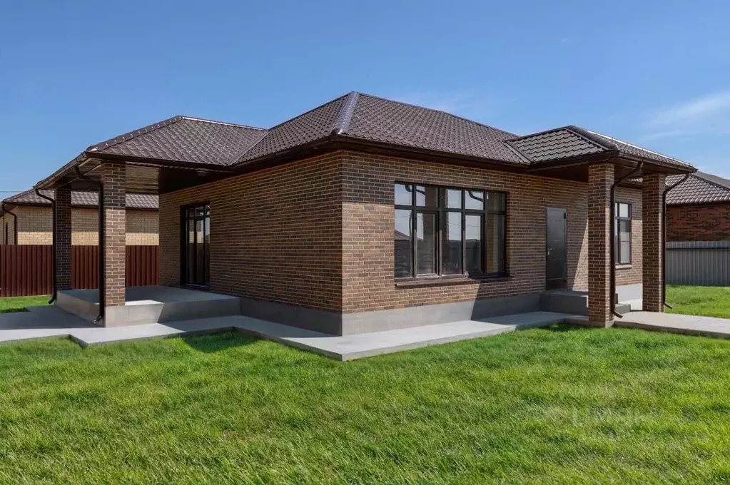 Дом в Астраханская область, Приволжский район, пос. Кирпичного Завода ... - Фото 1