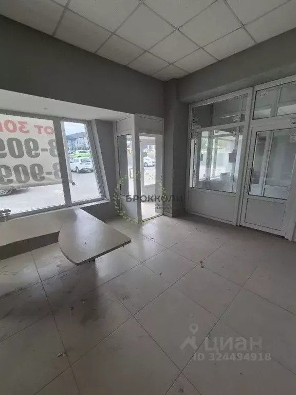 Торговая площадь в Волгоградская область, Волгоград ул. Азизбекова, 70 ... - Фото 2