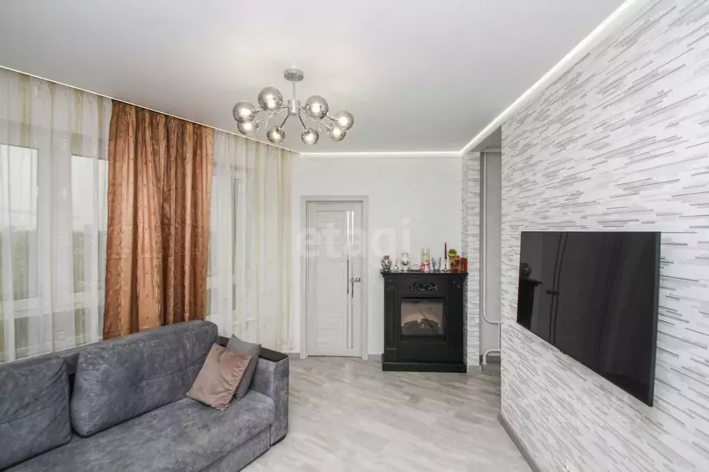 3-к кв. Тюменская область, Тюмень ул. Пожарных и Спасателей, 5к1 (72.7 ... - Фото 0