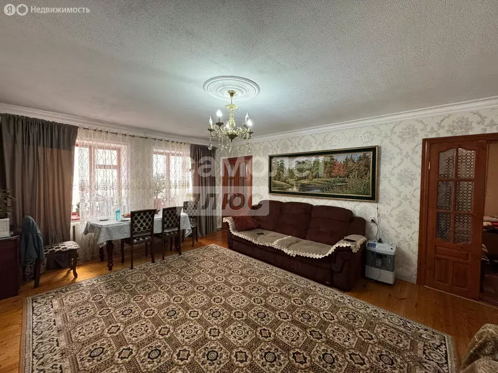 Дом в Хасавюрт, улица Батырмурзаева (172 м) - Фото 1