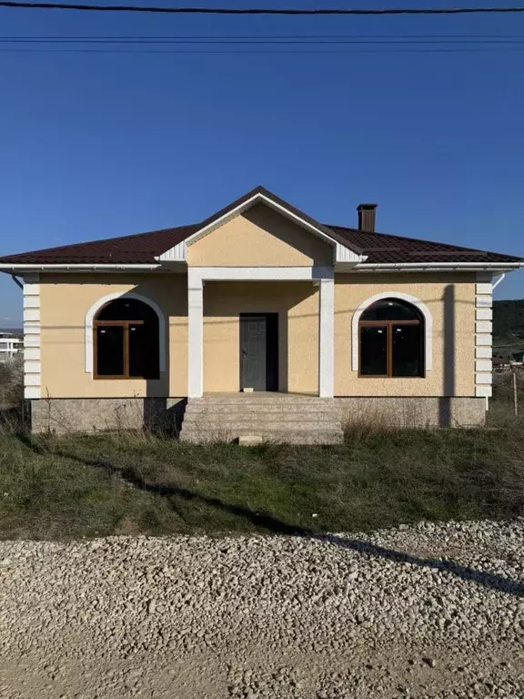 Дом в Крым, Симферопольский район, Трудовское с/пос, с. Строгоновка  ... - Фото 1