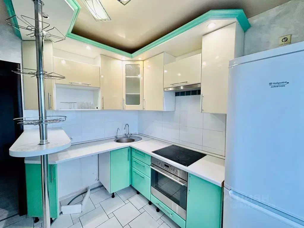 3-к кв. Омская область, Омск ул. Рокоссовского, 32 (62.6 м) - Фото 0