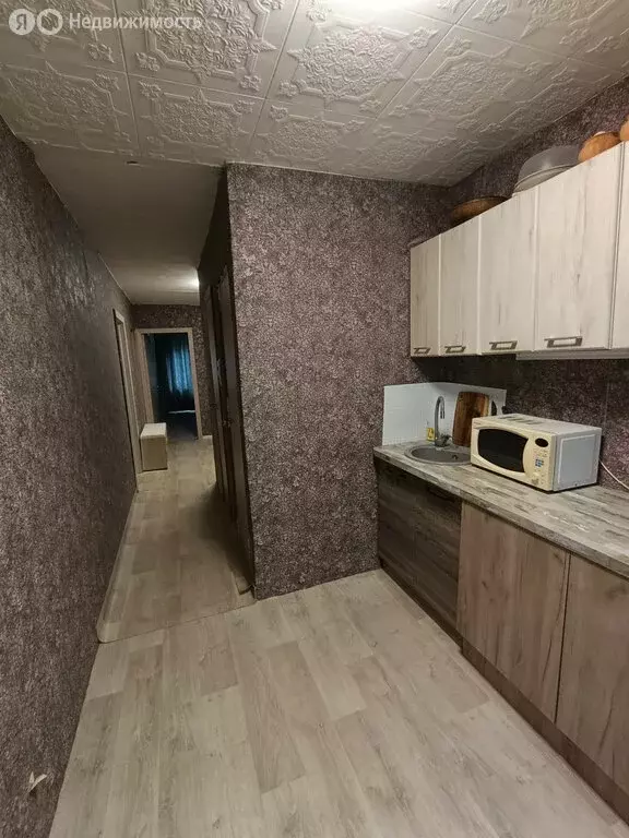 3-комнатная квартира: Челябинск, улица Молодогвардейцев, 66А (63.7 м) - Фото 1