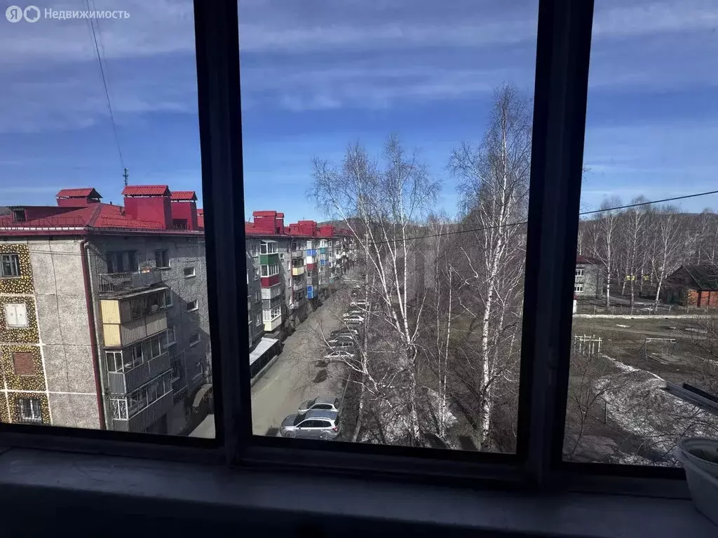 3-комнатная квартира: Междуреченск, Кузнецкая улица, 30 (61 м) - Фото 1