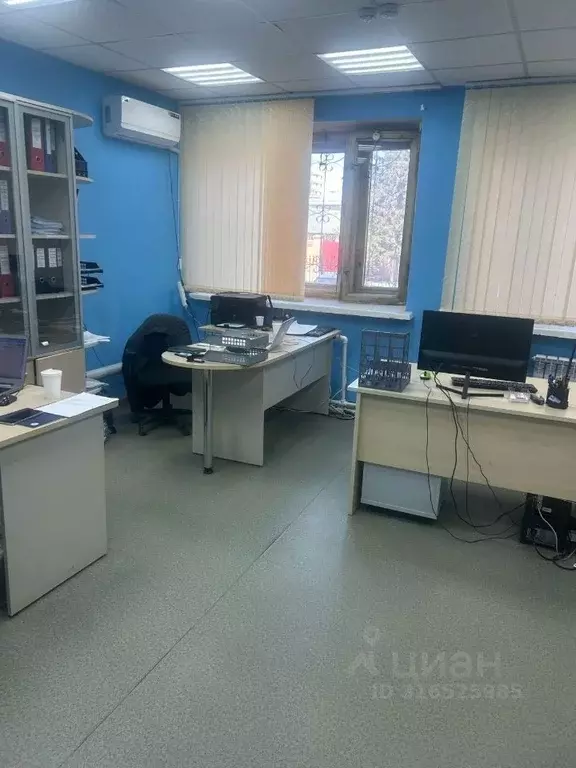 Помещение свободного назначения в Омская область, Омск ул. Красный ... - Фото 0
