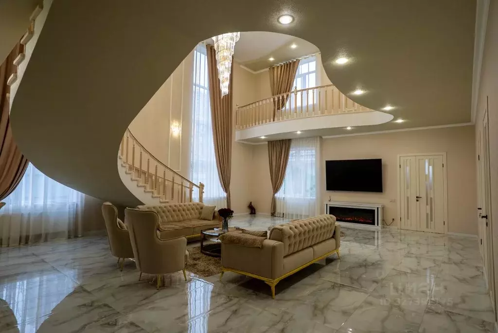 Дом в Краснодарский край, Краснодар ул. Братьев Черников, 55 (550 м) - Фото 1