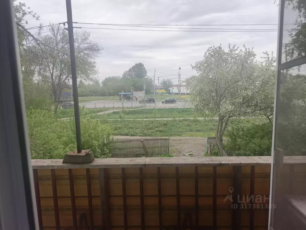 3-к кв. Омская область, Омск Мельничная ул., 98 (41.3 м) - Фото 0