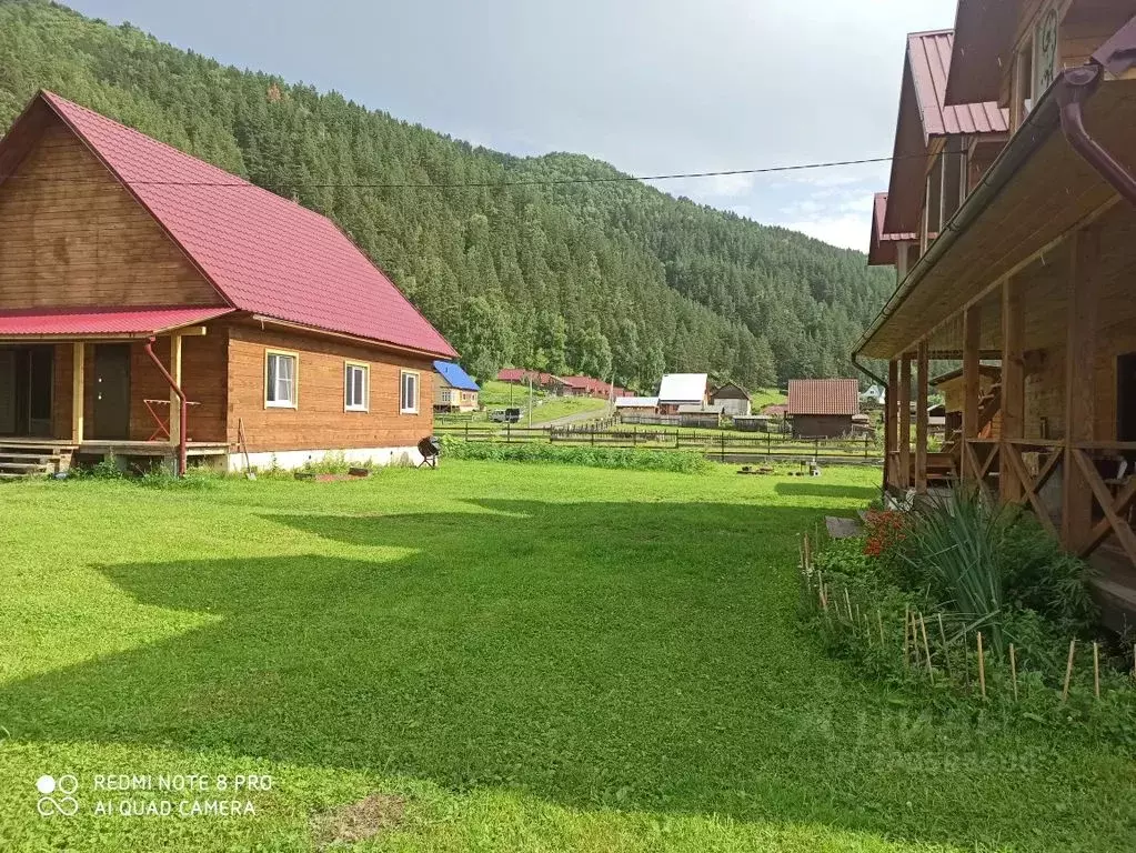 Дом в Алтай, Чемальский район, Элекмонарское с/пос, с. Элекмонар ул. ... - Фото 1