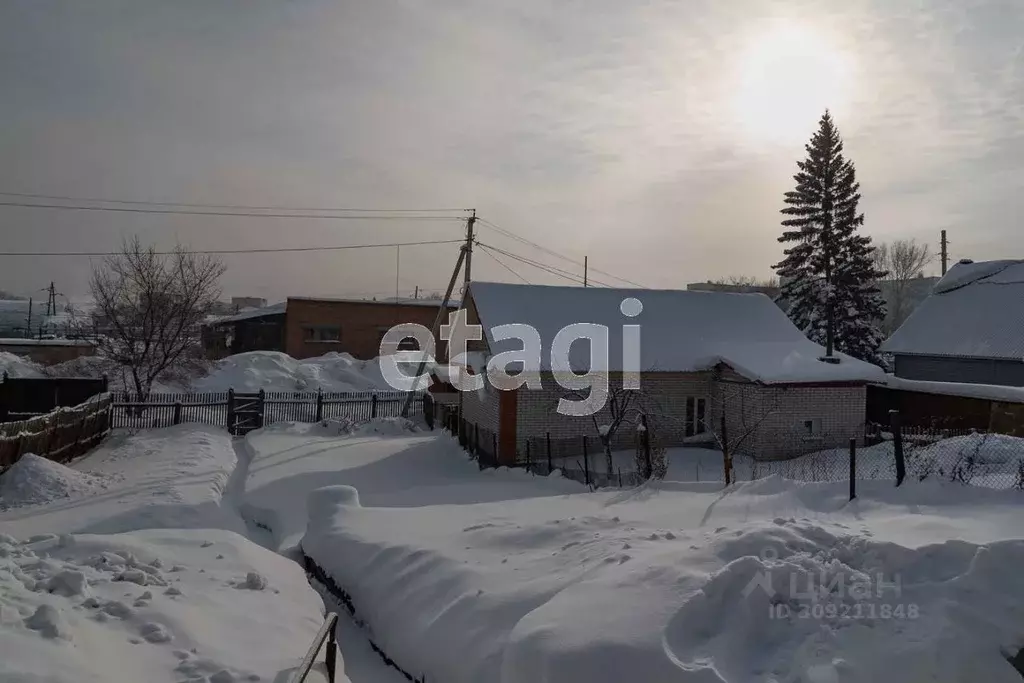 Дом в Алтайский край, Бийск ул. Революции, 109 (64 м) - Фото 1