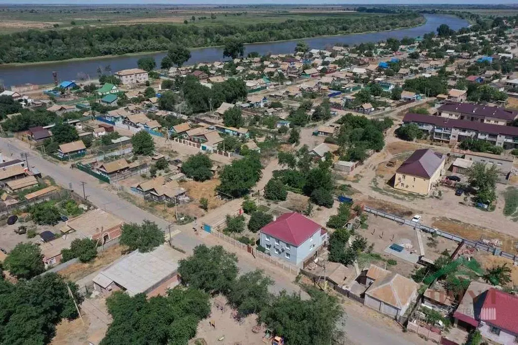 Дом в Астраханская область, Камызякский район, с. Образцово-Травино ... - Фото 1