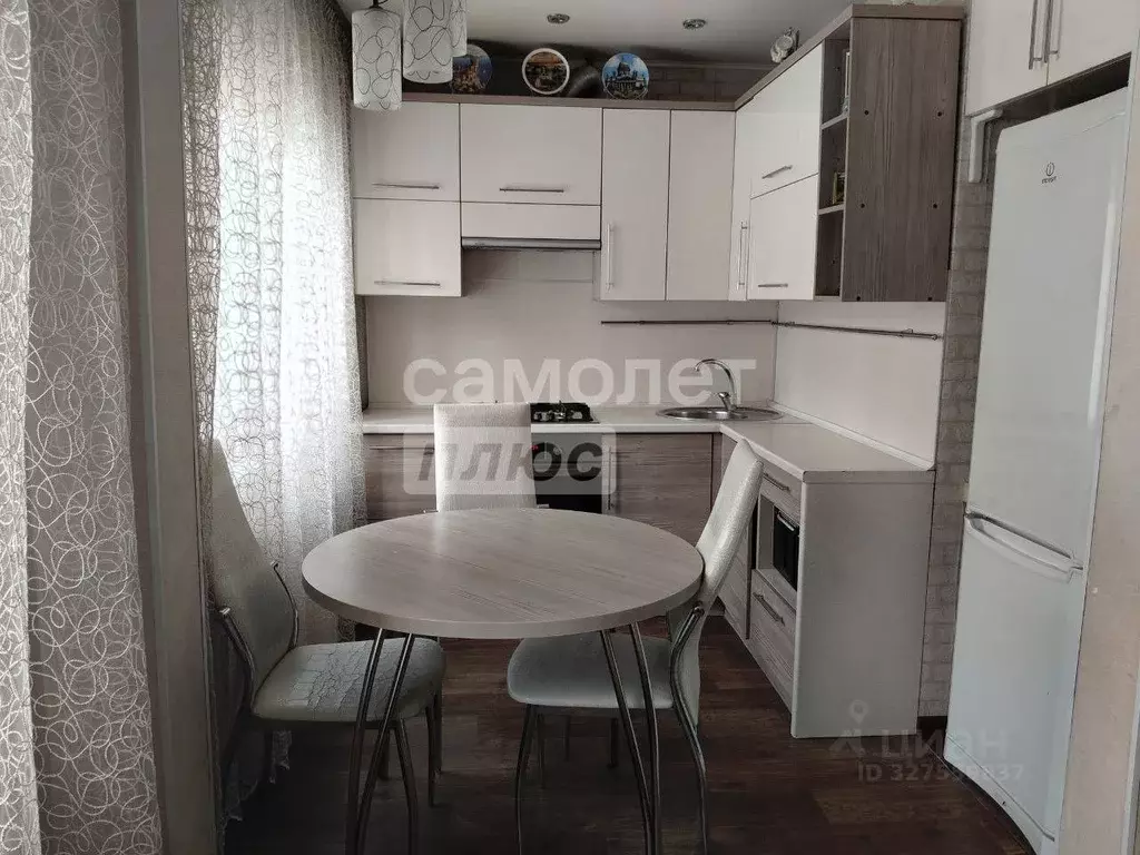 3-к кв. Алтайский край, Бийск Ленинградская ул., 111 (58.5 м) - Фото 1