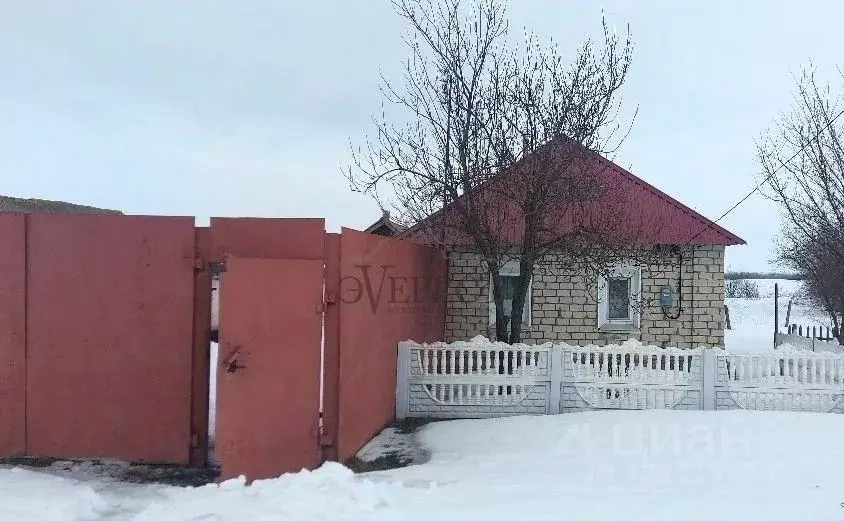 Дом в Белгородская область, Старооскольский городской округ, с. ... - Фото 1