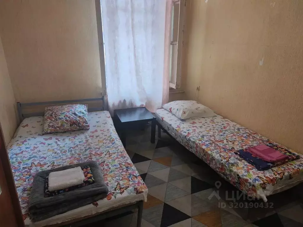 Комната Санкт-Петербург Графский пер., 7 - Фото 1