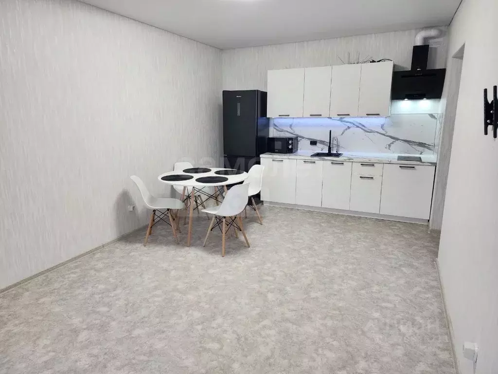 2-к кв. Оренбургская область, Оренбург Комсомольская ул., 198 (61.0 м) - Фото 1