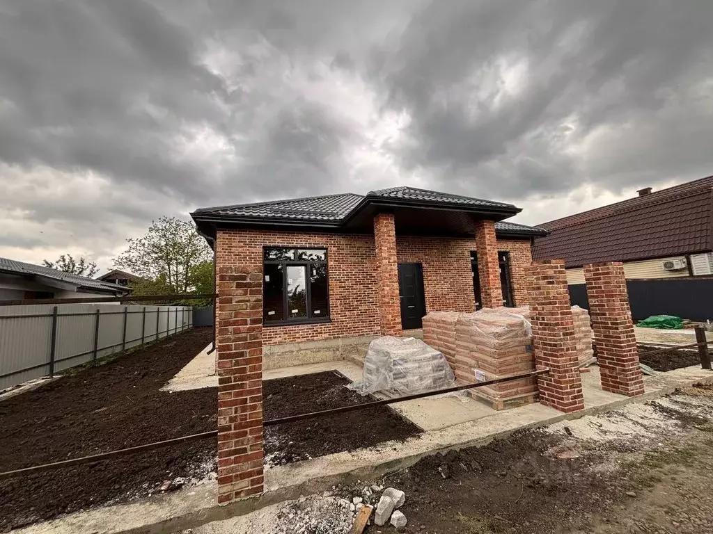 Дом в Адыгея, Тахтамукайский район, Старобжегокайское с/пос, Новая ... - Фото 1