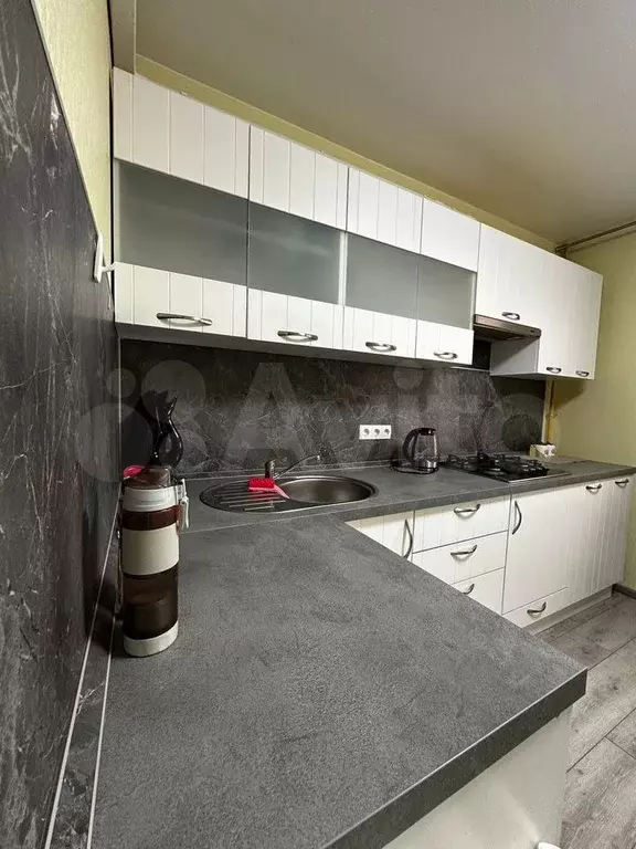 1-к. квартира, 42 м, 1/10 эт. - Фото 1