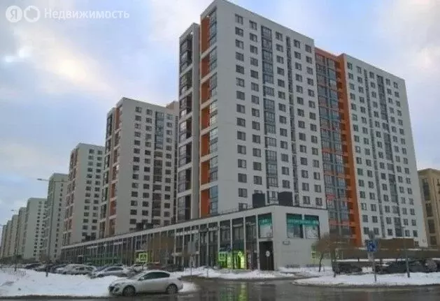 3-комнатная квартира: Тюмень, улица Ю.-Р.Г. Эрвье, 32 (77.2 м) - Фото 2