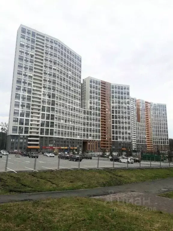 1-к кв. Свердловская область, Екатеринбург Уктус жилрайон, Светлый ... - Фото 0