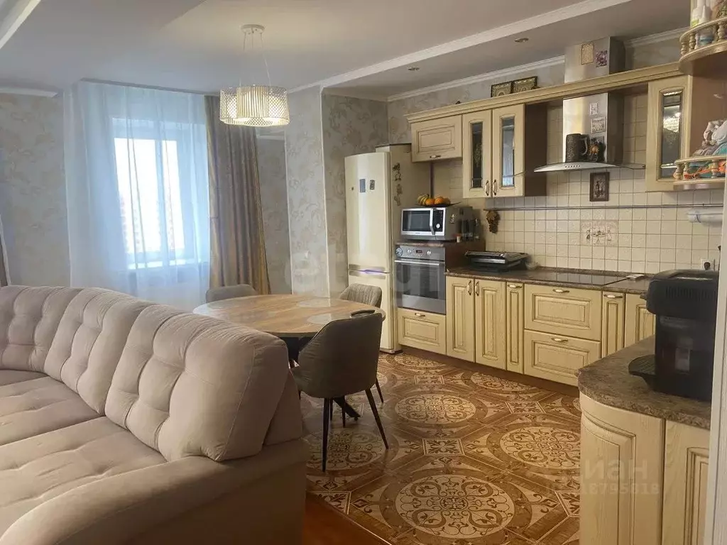 3-к кв. Ханты-Мансийский АО, Сургут просп. Ленина, 16 (103.0 м) - Фото 0